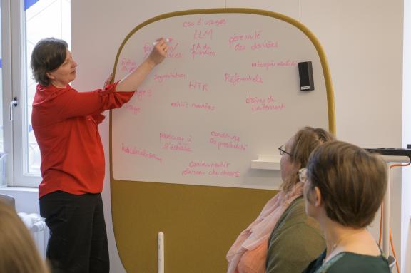 Photo d'un moment 'atelier' de la journée d'étude IA 