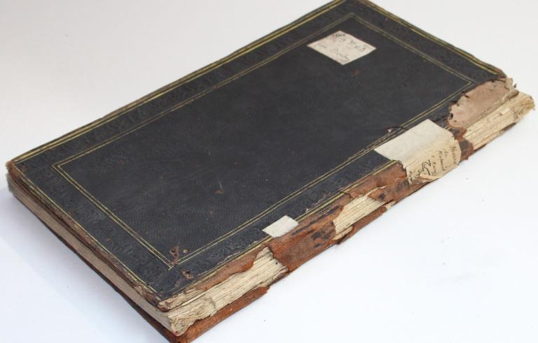 Manuscrit arabe avant restauration