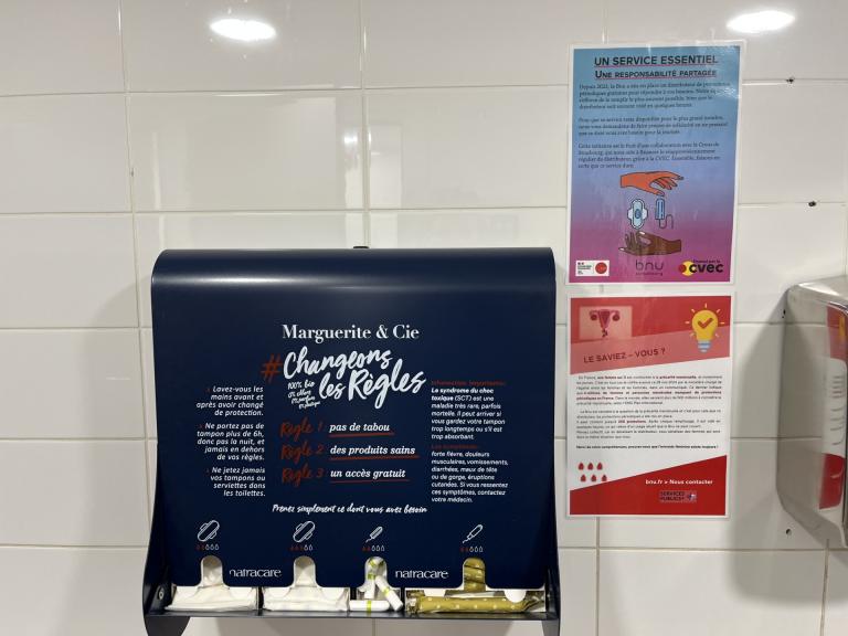 Le distributeur de protection menstruelle "Marguerite et Cie" à la Bnu 